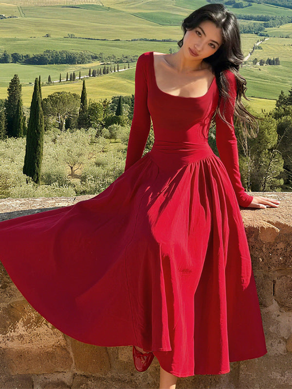 Comércio externo, roupas femininas europeias e elegantes para o outono e inverno, novo vestido estilo francês Hepburn com decote quadrado, cintura marcada e mangas compridas.