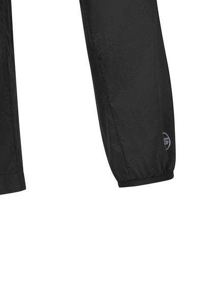 Casaco desportivo leve com capuz, respirável e confortável, Skechers 2025, unissexo, modelo P225U071 0018.