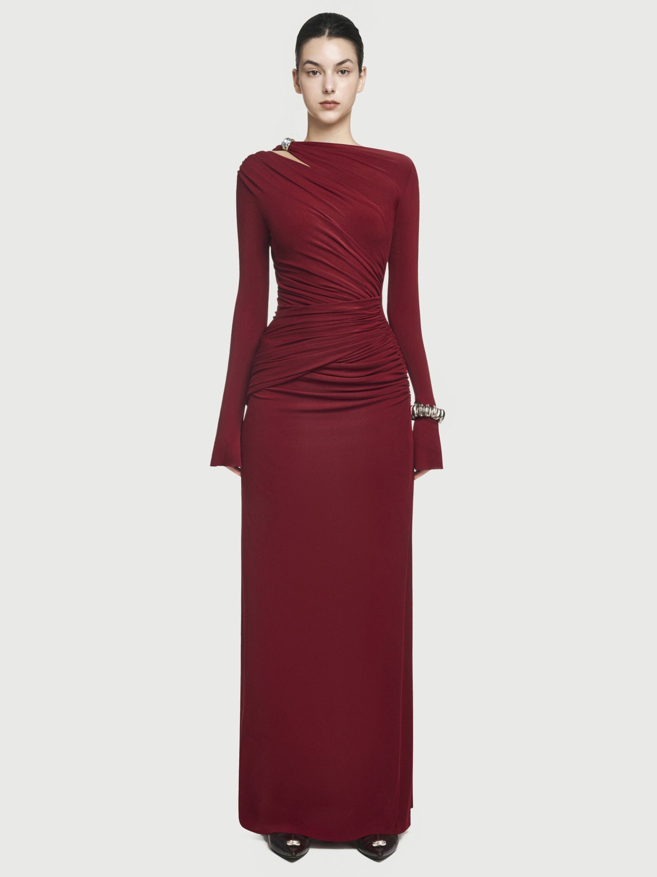 Foreign trade autumn and winter new European and beautiful clothing simple solid color crew neck long sleeve pleated slim temperament knitted dress for women