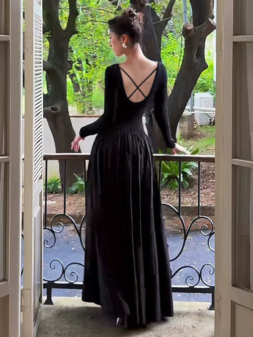 Comércio externo, roupas femininas europeias e elegantes para o outono e inverno, novo vestido estilo francês Hepburn com decote quadrado, cintura marcada e mangas compridas.