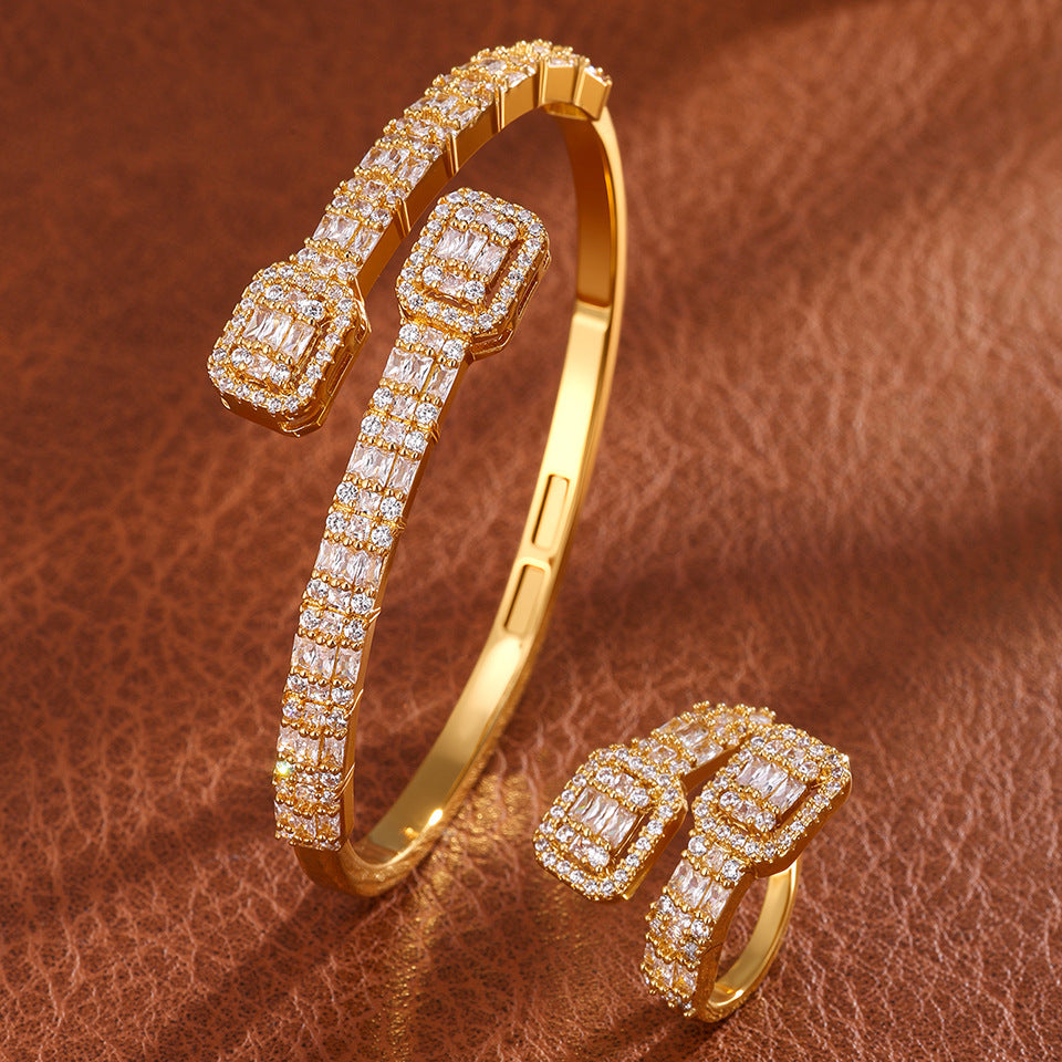 Cross-border European and American style exaggerated full zircon, light luxury, niche, high-end design, open ring for women, women's hand accessories that do not fade
