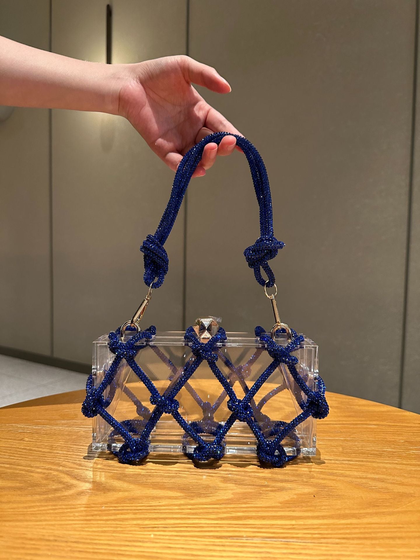 Saco de caixa de acrílico transparente brilhante e inflexível transfronteiriço Jantar tecido à mão saco das axilas de moda de alta qualidade