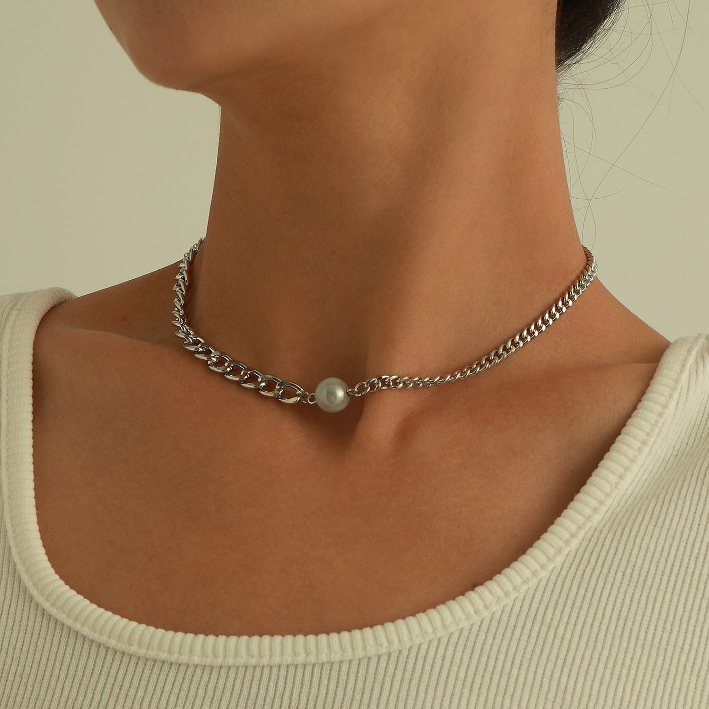 European and American cross-border jewelry, trendy short luminous pearl necklace, female punk, exaggerated fashion, simple chain necklace