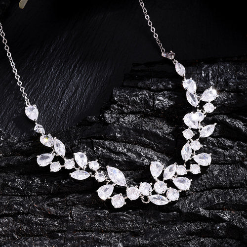 European and American cross-border bestsellers: fully diamond-filled waterdrop zircon necklaces, accessories, niche designs, high-end bridal wedding banquets