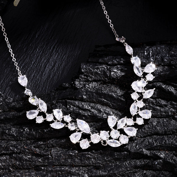 European and American cross-border bestsellers: fully diamond-filled waterdrop zircon necklaces, accessories, niche designs, high-end bridal wedding banquets