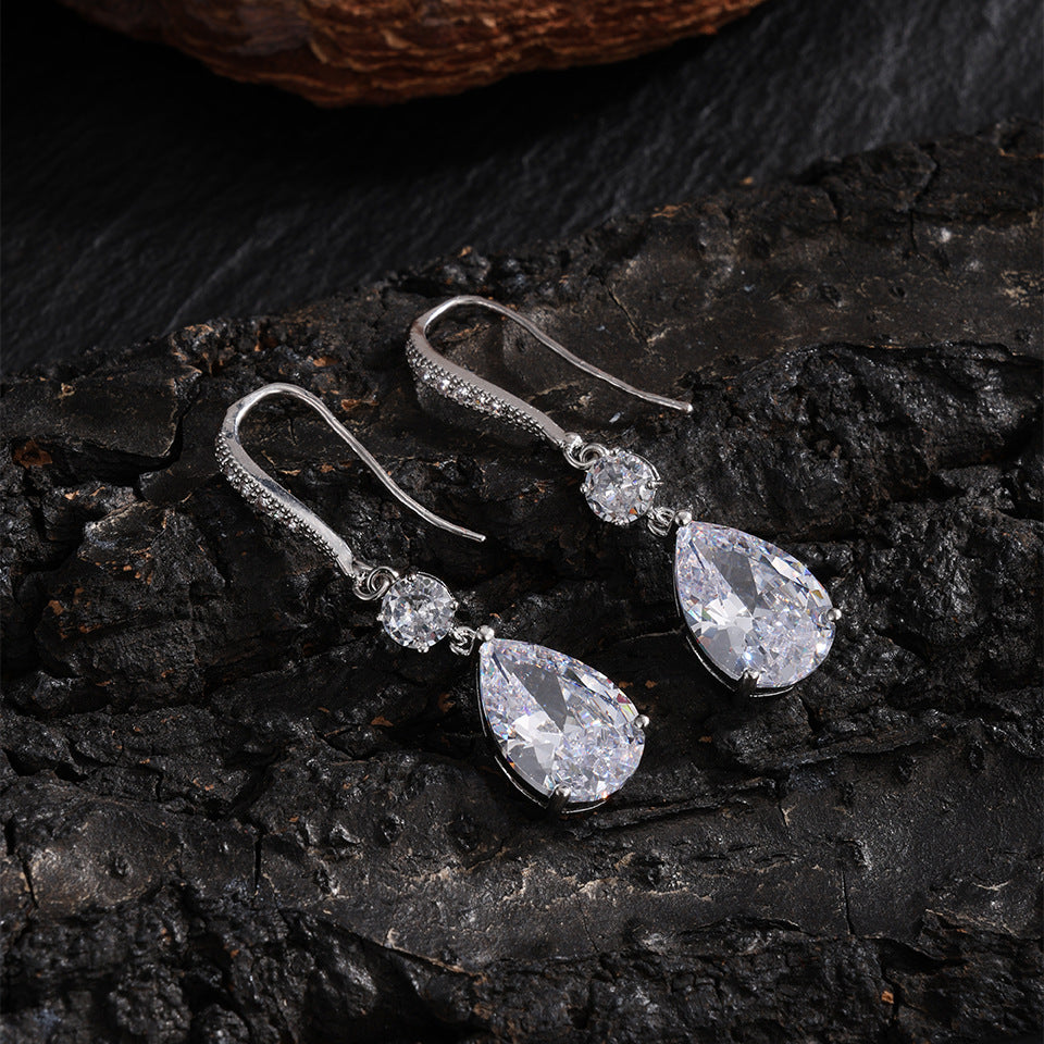 RAKOL Korean version has a simple personality and a long drop earring, a beautiful temperament, a micro-inlaid zircon bridal earring, and an earring