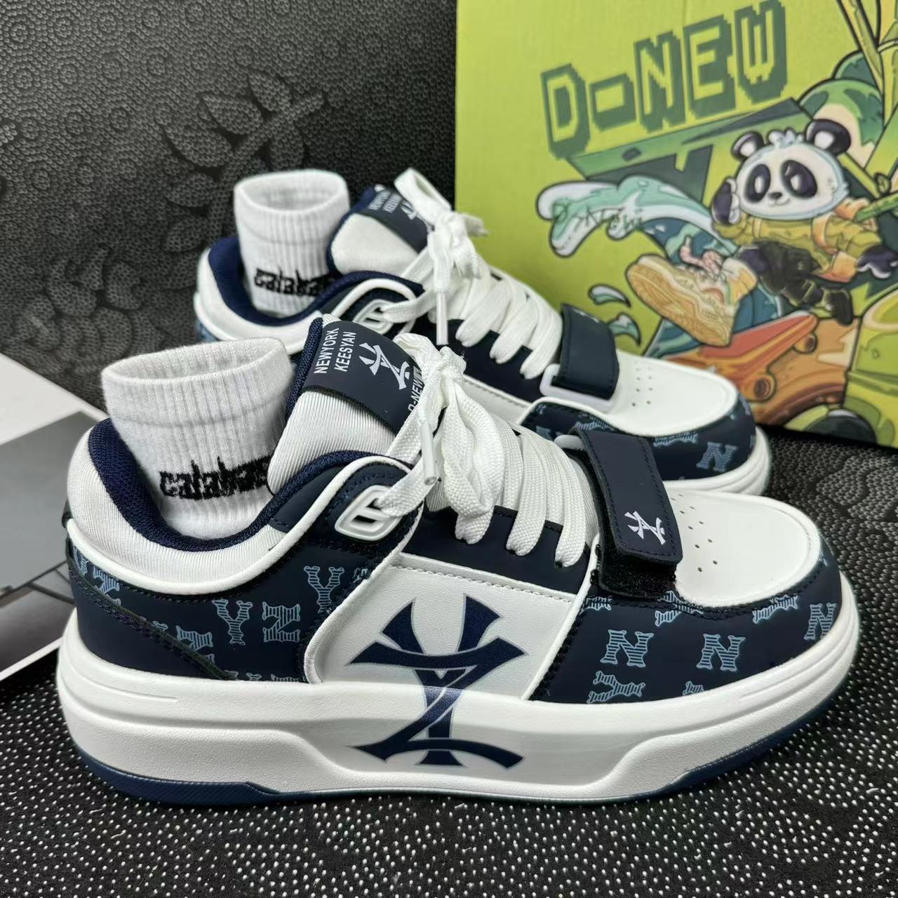 Sapatos de maré nacionais, estilo masculino e feminino, sapatos de pão de sola grossa que bloqueiam a cor, chiques, casais de rua, sapatos de athleisure do alfabeto