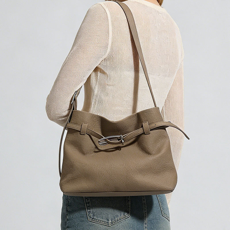 Bolsa de ombro Novo modelo 2026 estilo descontraído Bolsa minimalista fashion Bolsa versátil para o dia a dia Grande capacidade Bolsa tote atacado