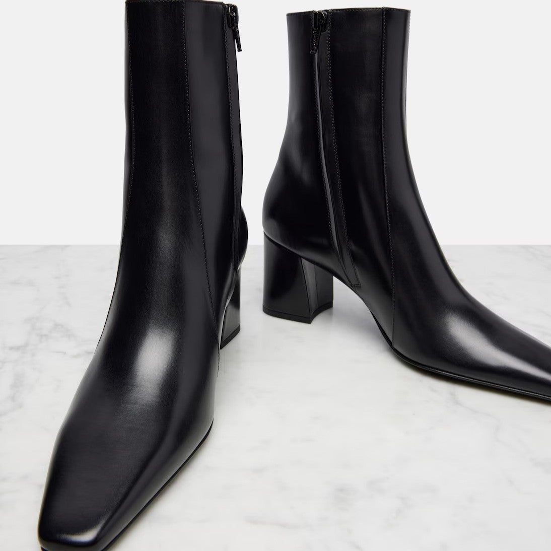 Tecido de couro patente dedo apontado dedo do pé grosso salto alto salto alto com zíper botas de cavaleiro, botas femininas versáteis de alta moda