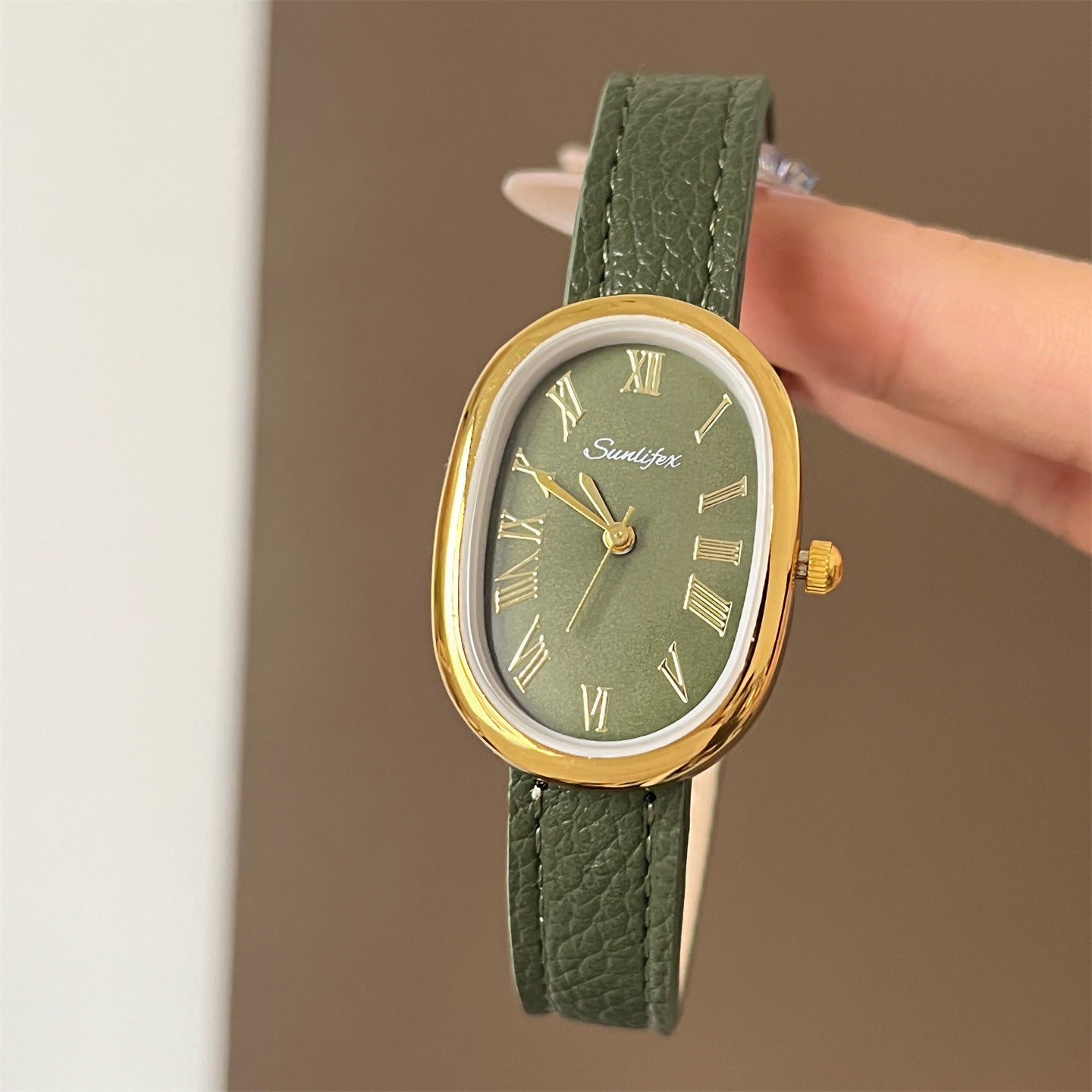 Hong Kong-style retro fashion watch for women, simple and versatile Roman scale quartz watch belt, hot-selling cross-border foreign trade bestseller