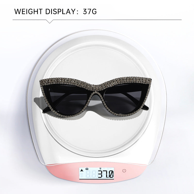 Cat-eye diamond-studded sunglasses, new fashion party glasses, Chanel-style personalized shape-style sunglasses for women, high-end feel