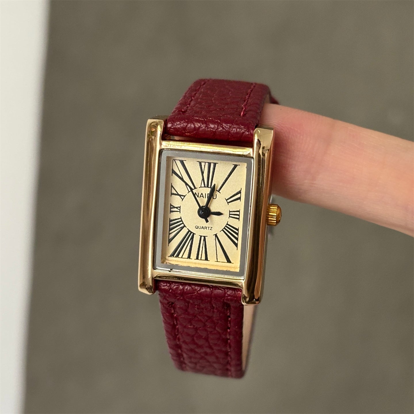 Hot sale simple light luxury exquisite commuter square senior student quartz watch temperament casual versatile second-hand wholesale price