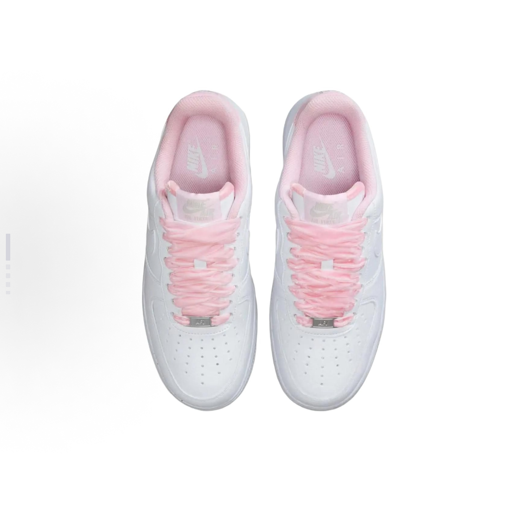 Sapatilhas Nike Air Force 1 Mulher Branco e Rosa de Cano Baixo Casual HV4403-601