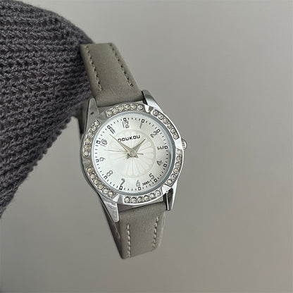 Cross-border best-selling new diamond-encrusted women's watches, light luxury, high-aesthetic fashion watches, niche students, and exquisite women's watches
