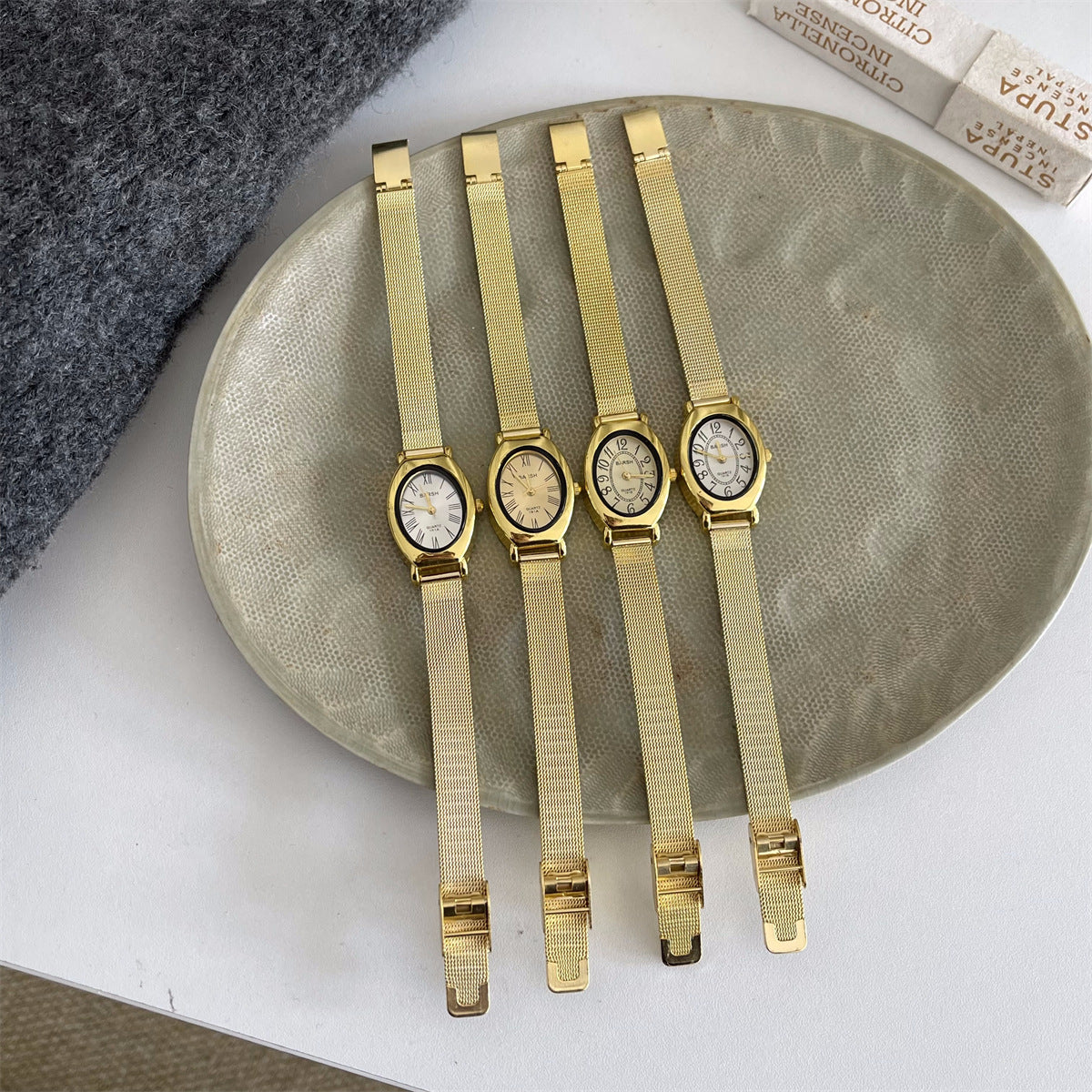 New small dial oval vintage watches, high-end vintage women's watches, niche temperament, fashionable women's watches wholesale