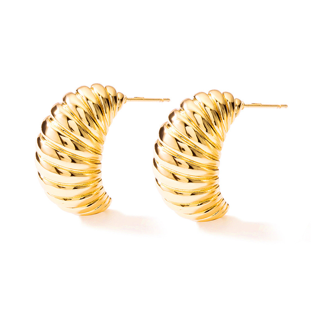 French vintage twisted C-shaped earrings, niche high-end commuting versatile copper-gilt silver earrings, cross-border jewelry wholesale