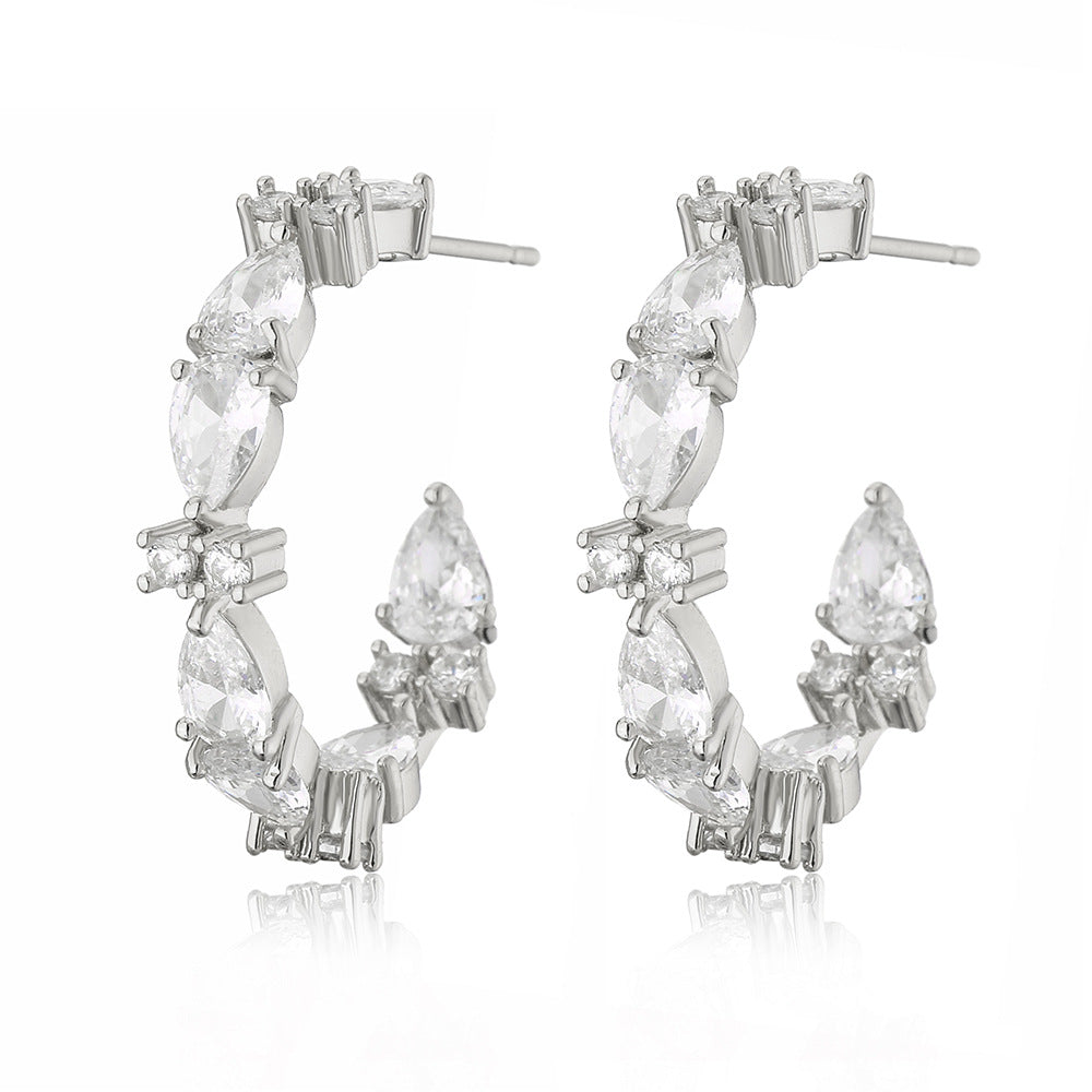 Fashionable commuting niche, high-end versatile C-shaped earrings, simple sweet and cool gemstone square zircon earrings, earrings for women