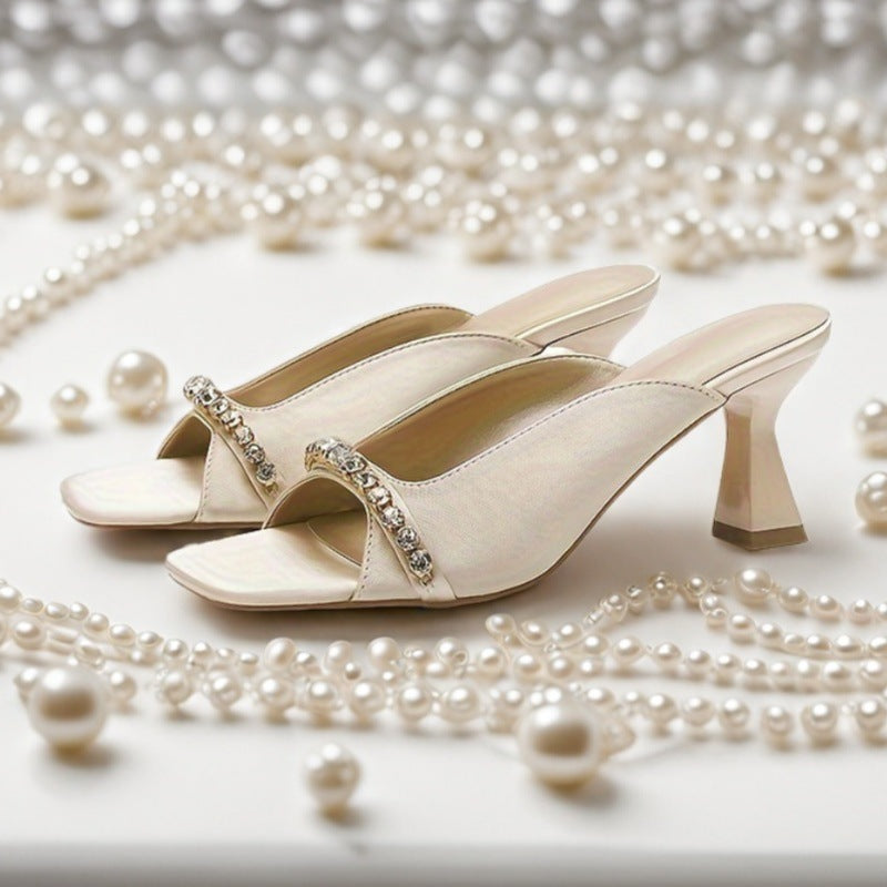 2026 square-toed wine glass heel heel sandals women's microfiber upper rubber sole shows white, wears outer temperament, thin heel