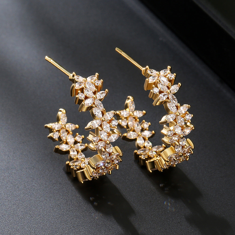 Fashionable commuting niche, high-end versatile C-shaped earrings, simple sweet and cool gemstone square zircon earrings, earrings for women