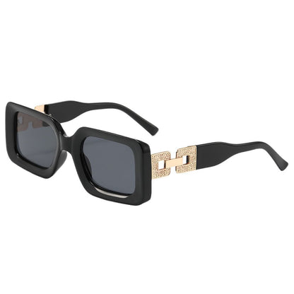 Fashionable small-frame sunglasses for women, 2025 new European and American style square frame high-end street style sunglasses for outings and driving