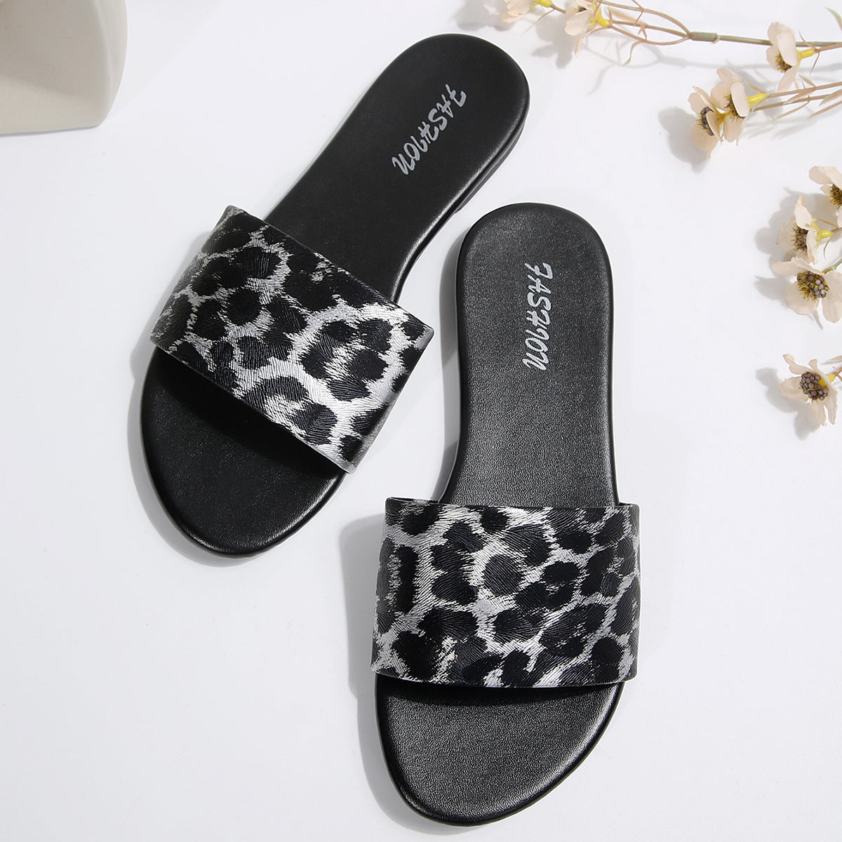 European and American cross-border women's shoes, export animal print decorative fashion slippers, elegant versatile round-toe flat sandals