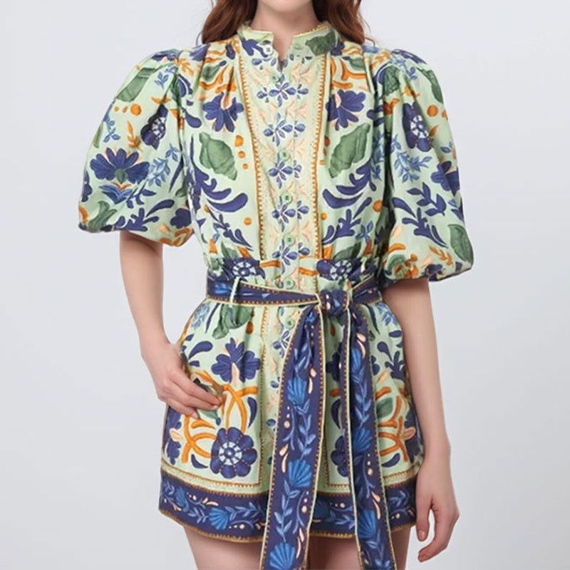 Primavera 2026: Conjunto retro feminino de corte irrepreensível, com estampado, gola redonda e manga curta, num estilo europeu transfronteiriço, com um toque de elegância e estilo celebridade.