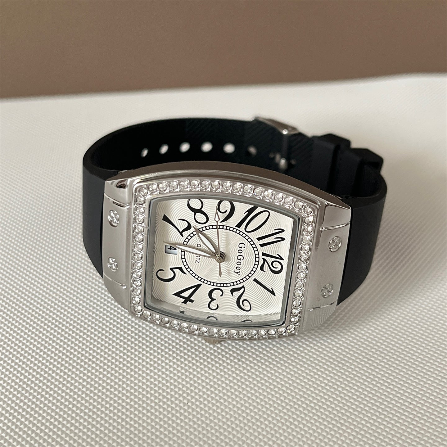 High-value new stylish silicone wine barrel digital INS style women's watch Korean style exquisite casual sports watch