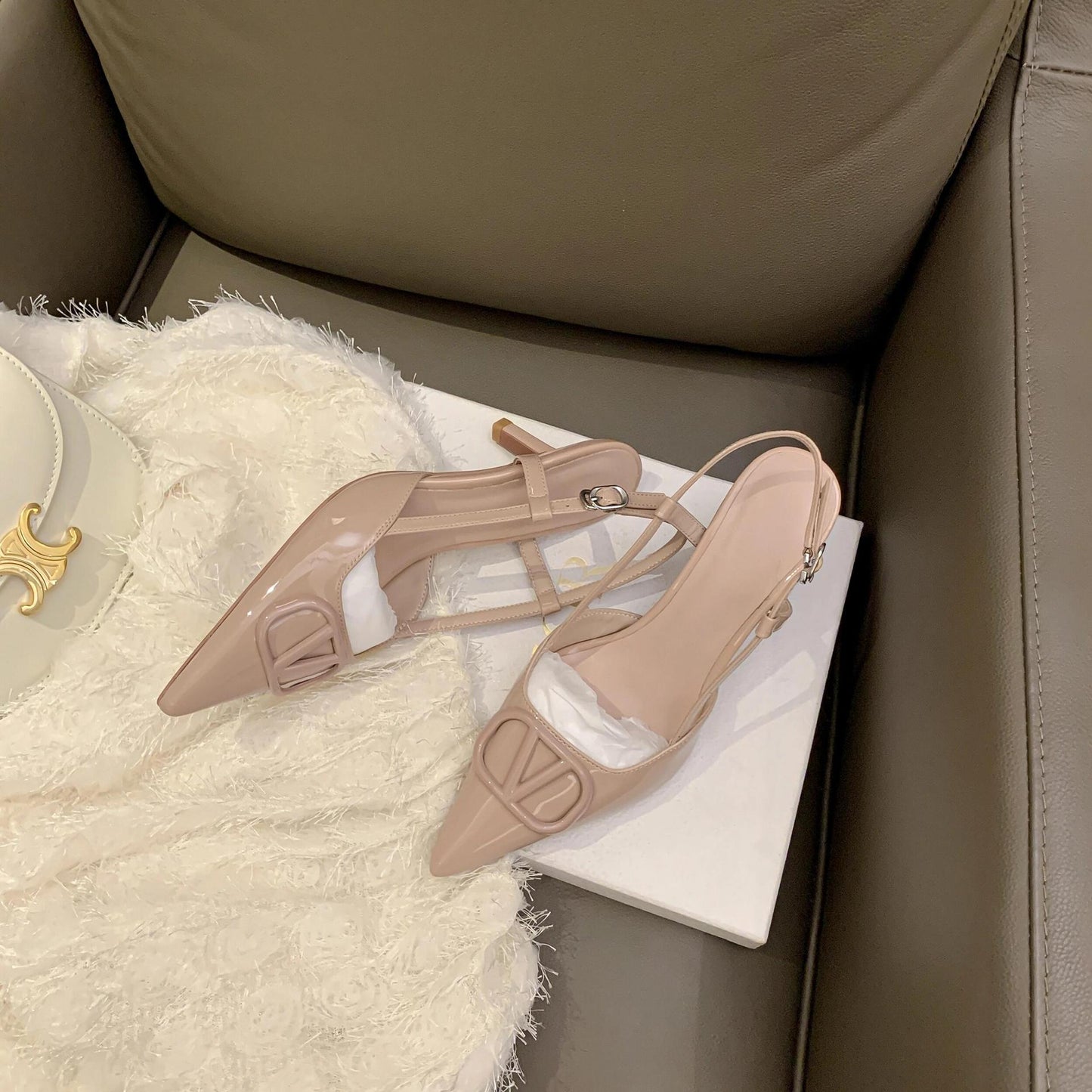WO Huizhou 2026 Autumn New Patent Leather Pointed Toe V-Buckle Back Air Sandals Light Luxury European and American Temperament Women's High Heels