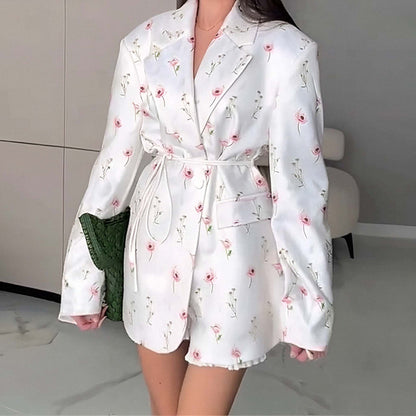 Amazon's new cross-border European and American fashion for autumn and winter 2025, waist slimming, loose lace-up and versatile V-neck jacket for women