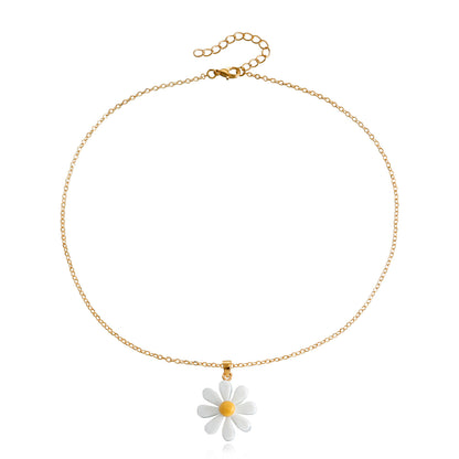 European and American cross-border jewelry Y2K simple small fresh petal pendant necklace female sweet flower tassel clavicle chain