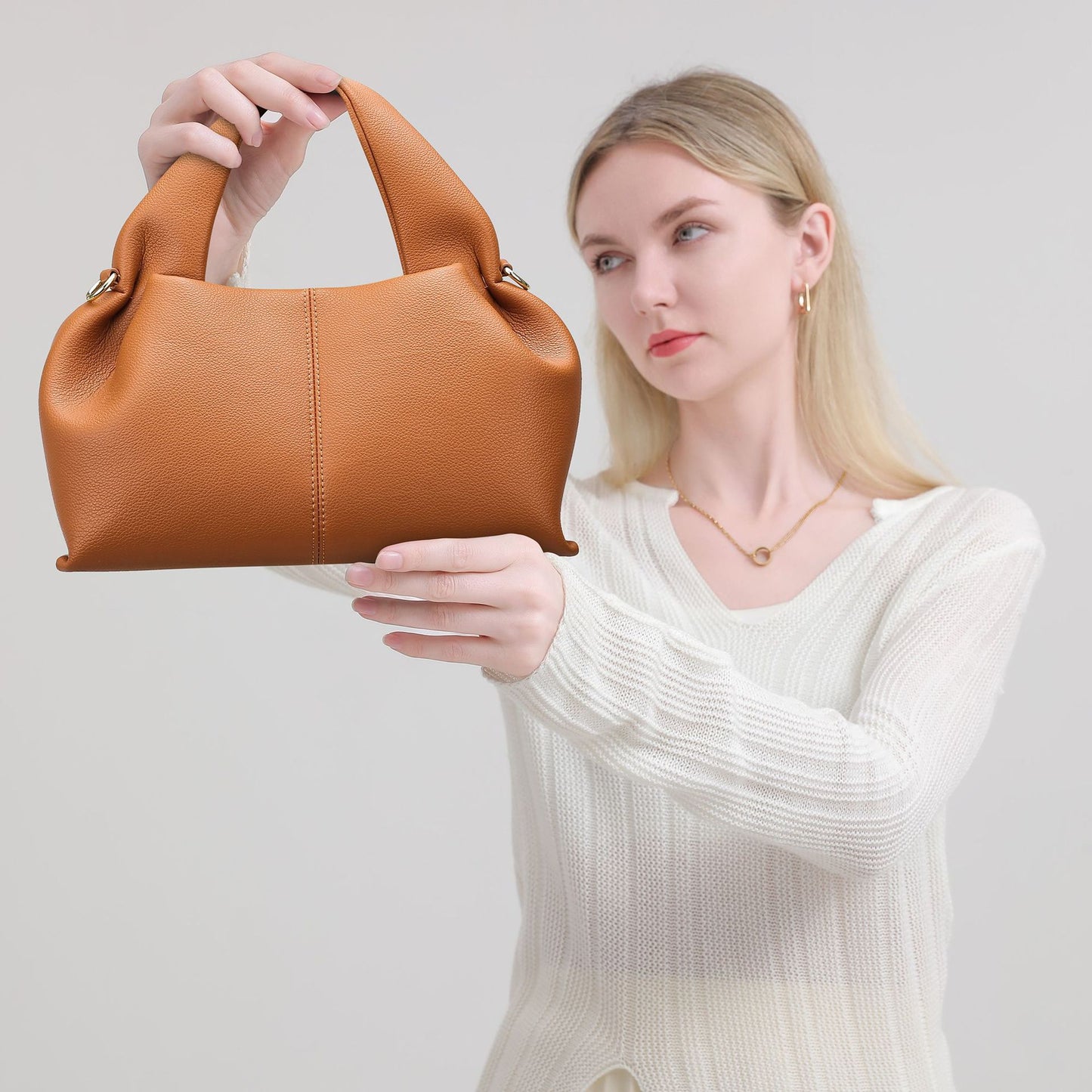 Bolsa nuvem Internacional Novo modelo Bolsa transversal feminina fashion minimalista versátil Bolsa de mão Grande capacidade para o dia a dia Bolsa tote feminina