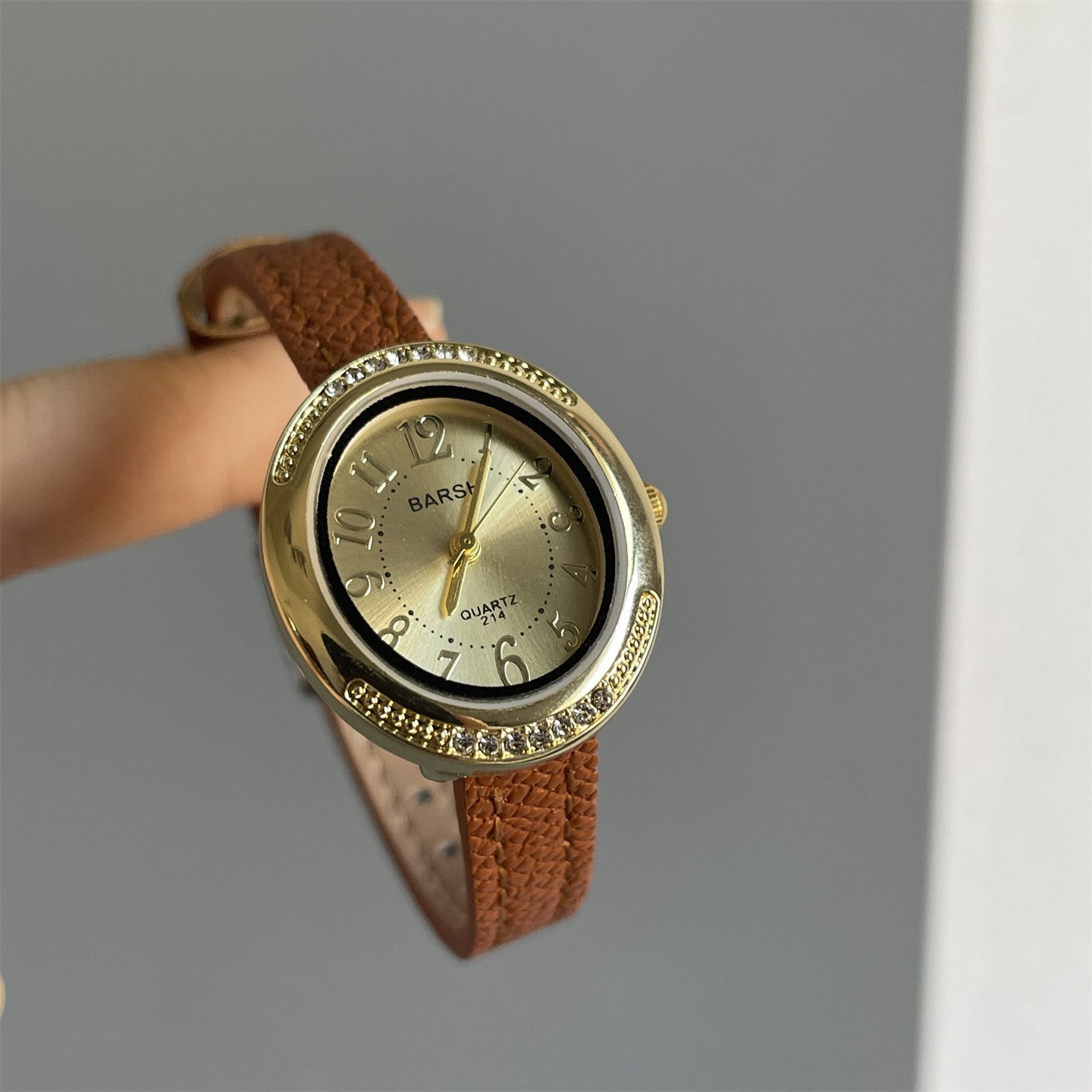 BARSH Best-Selling Little Gold Watch, Simple Elegant Versatile Watch, Female Student Casual Thin Strap Niche Vintage Quartz Watch