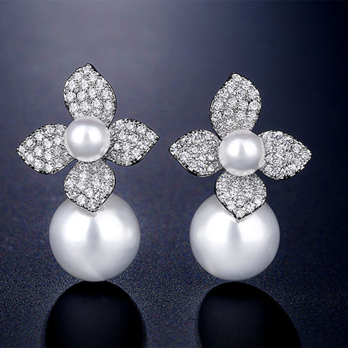 French niche design pearl earrings for women, high-end creative floral minimally inlaid zircon ear accessories for women