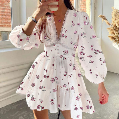 2026 spring new cross-border European and beautiful women's clothing temperament sweet printed V-neck lace waist short dress