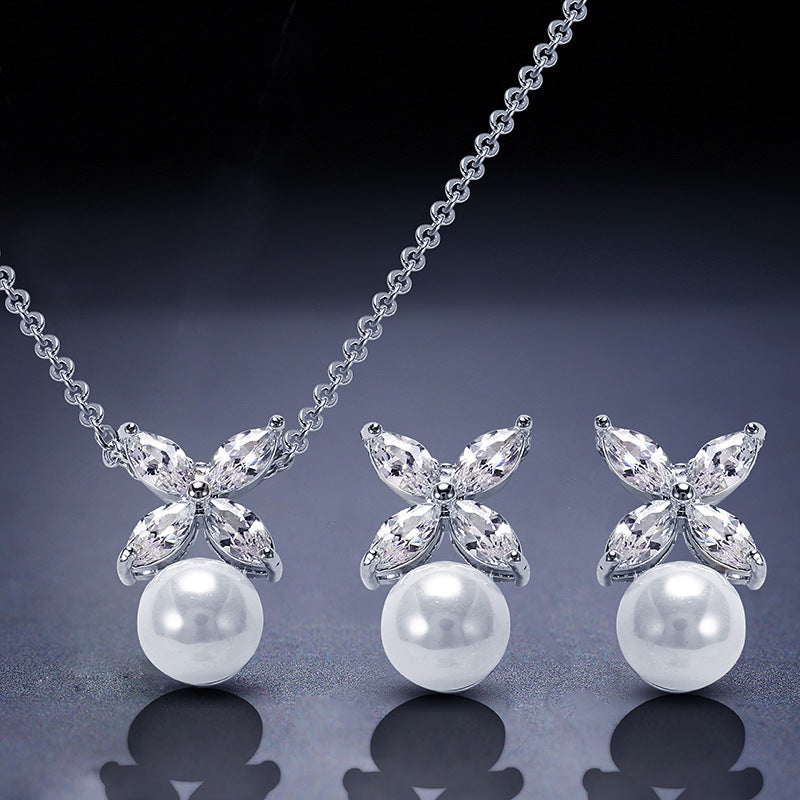 New French four-leaf clover pearl niche design, high-end sense of luxury, micro-inlaid zircon earrings, necklace set