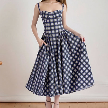 2025 cross-border independent station European and beautiful women's clothing, French elegant retro style, solid color slip dress, large swing dress woman