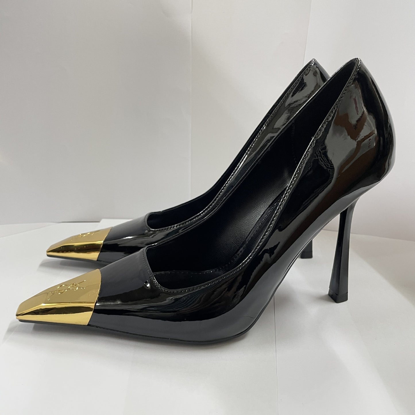 Spring 2026 European and American fashion thin heel pointed toe microfiber lining metal trim summer breathable super high heel women's single shoes