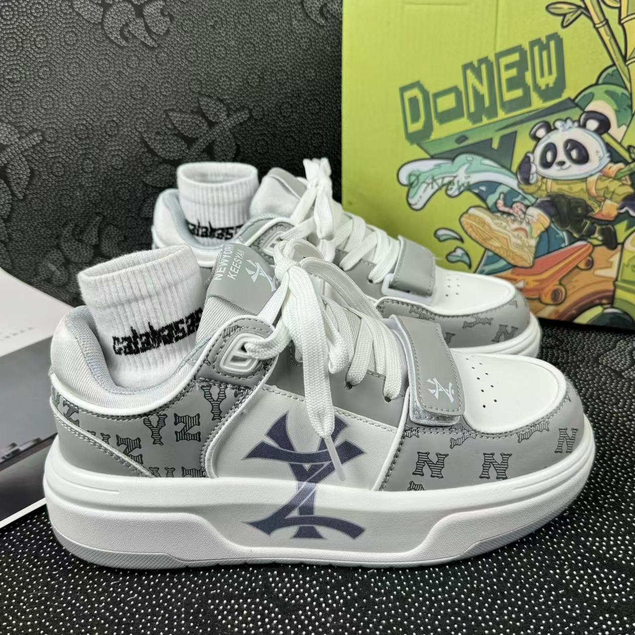 Sapatos de maré nacionais, estilo masculino e feminino, sapatos de pão de sola grossa que bloqueiam a cor, chiques, casais de rua, sapatos de athleisure do alfabeto