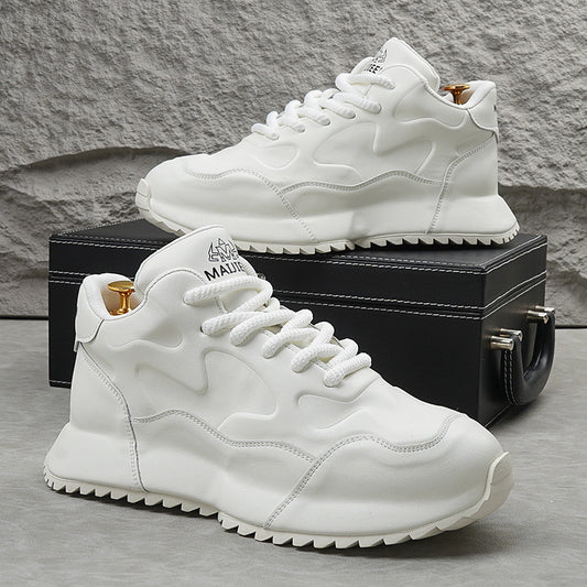 Sapatos casuais bonitos 2025 genuínos de sola macia sapatos brancos de sola grossa Moda esportes couro macio sola macia sapatos de pai para homens