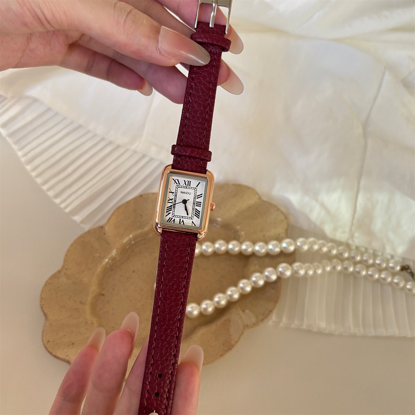 Classic square Roman scale simple ins style junior high and high school students exquisite casual personality quartz manufacturer wholesale