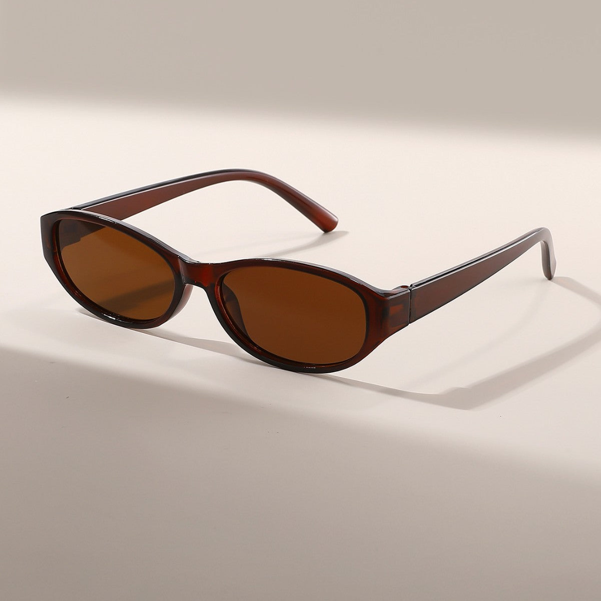 Oval frame sunglasses for women, gyu girls, Y2K trendy cross-border new sunglasses, face-flattering, small driving vacation sunglasses