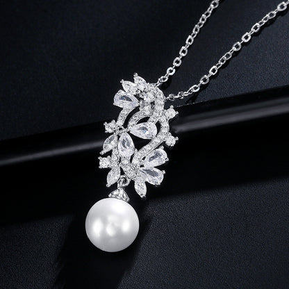 Cross-border bestselling jewelry: zircon floral and leaf necklace, faux pearl collarbone chain, European and American style light luxury bridal dinner accessory