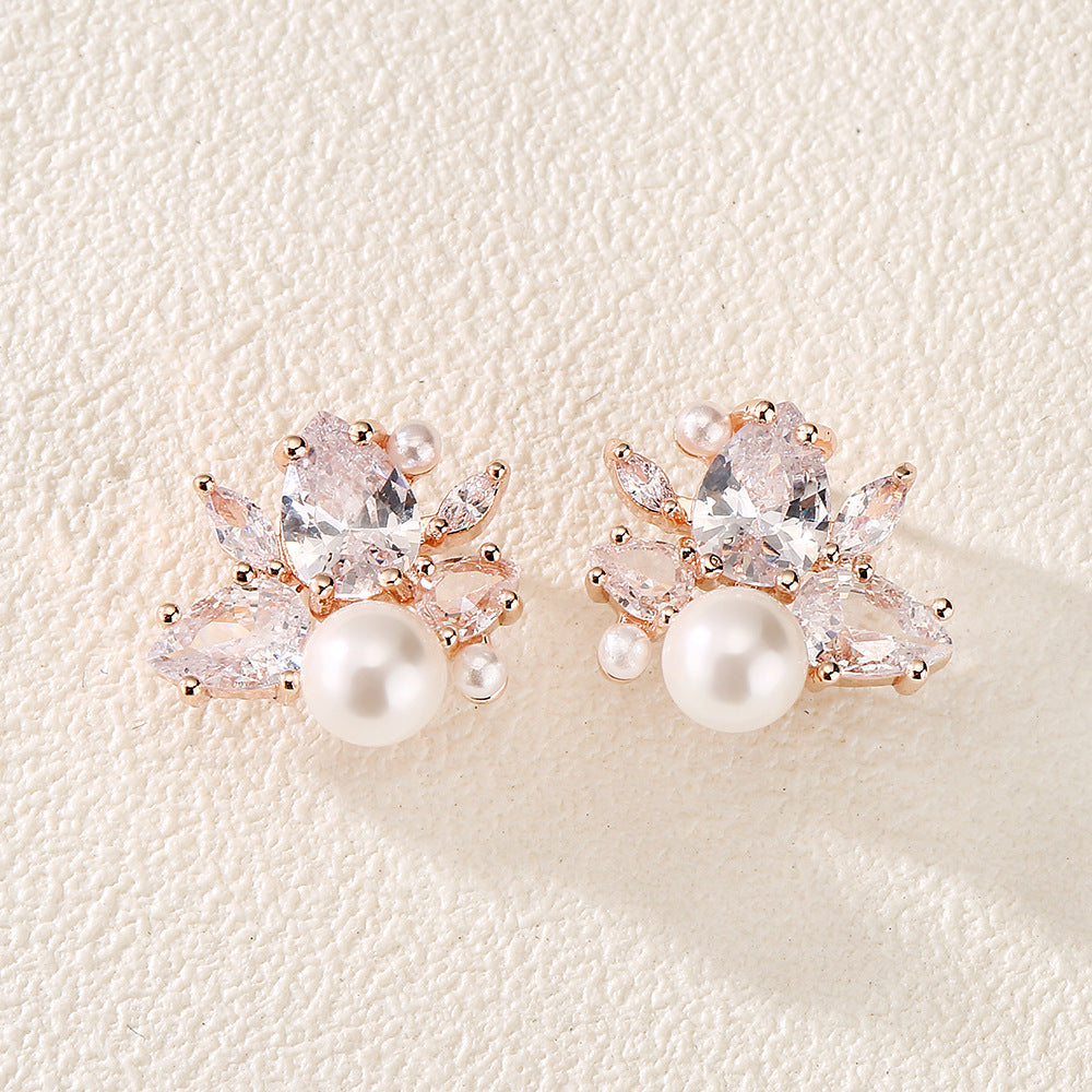 Korean exquisite compact design light luxury high-end pearl zircon earrings for women, personalized minimalist fashionable versatile stud earrings
