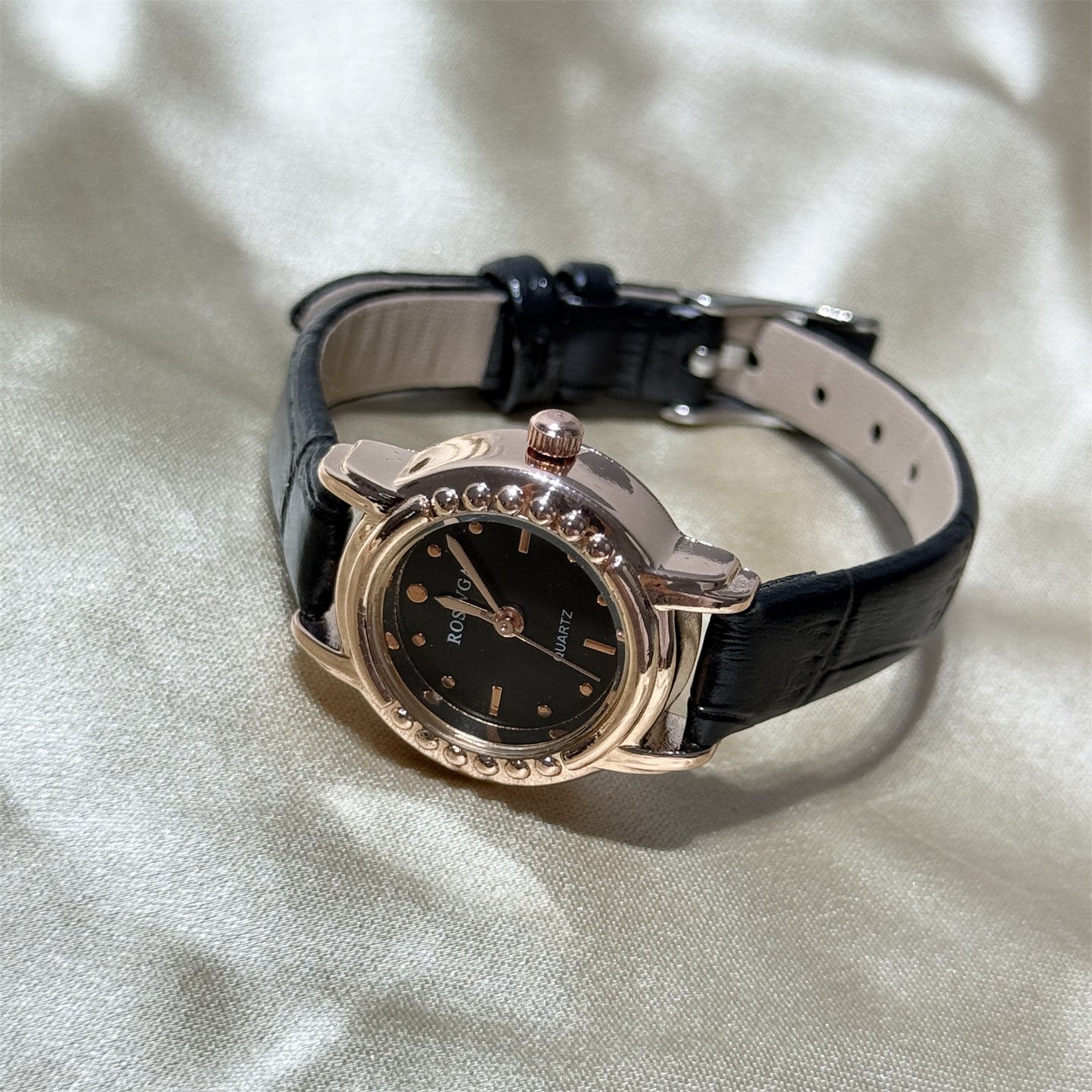 Foreign trade best-selling wholesale price, new silver chain exquisite small dial watch for women, fashionable temperament, high-end feel for students