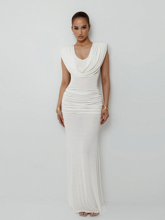 Vestido de outono para mulher, estilo europeu e americano, cor sólida, sexy, com gola alta, sem mangas, plissado, cintura marcada e corte envelope.