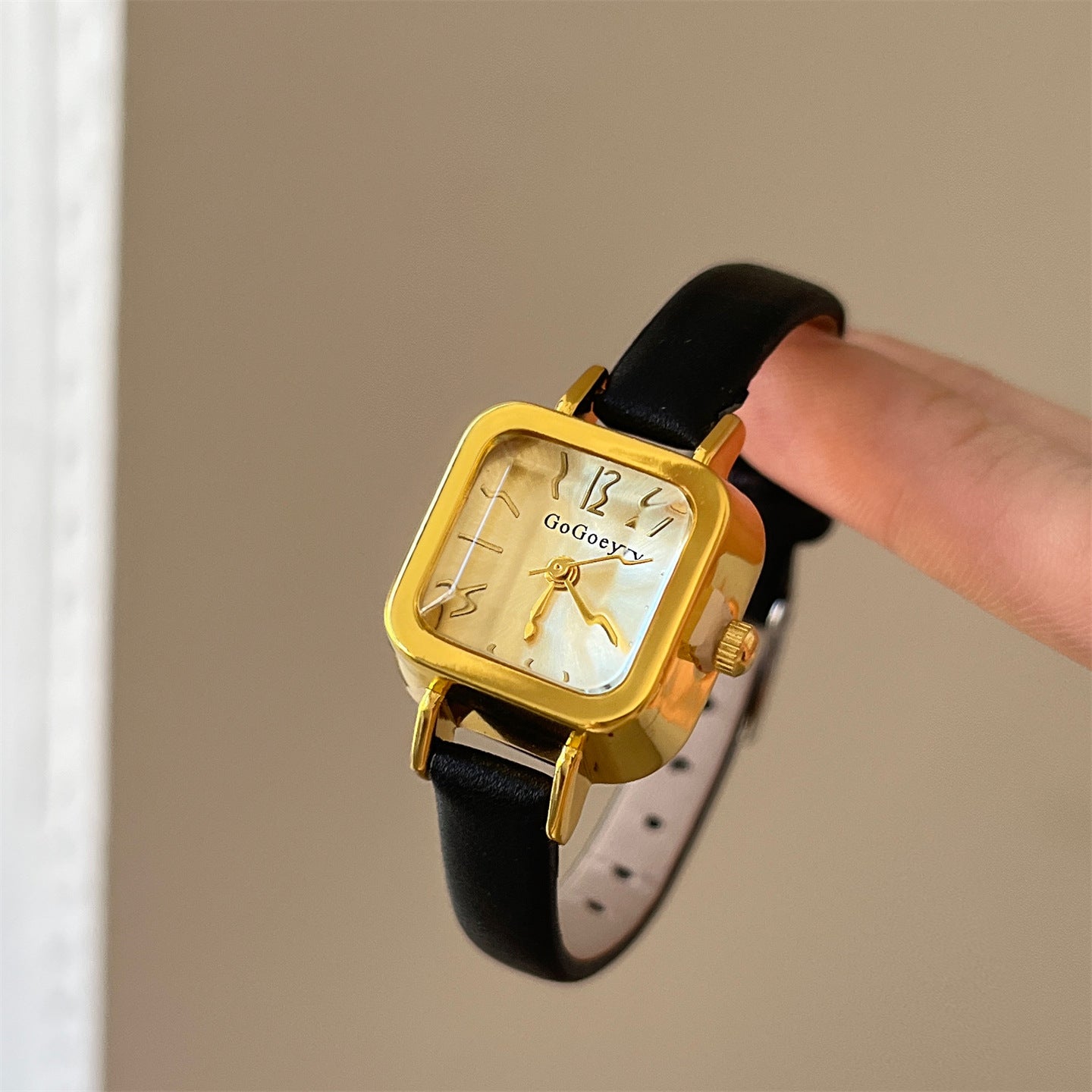 Small square Korean ins style retro watch women's simple and versatile niche fashion temperament student literary women's watch