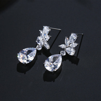 European and American exquisite creative waterdrop petal earrings for women, high-end design with a subtle design sense of micro-set AAA pearl zircon fashion earrings