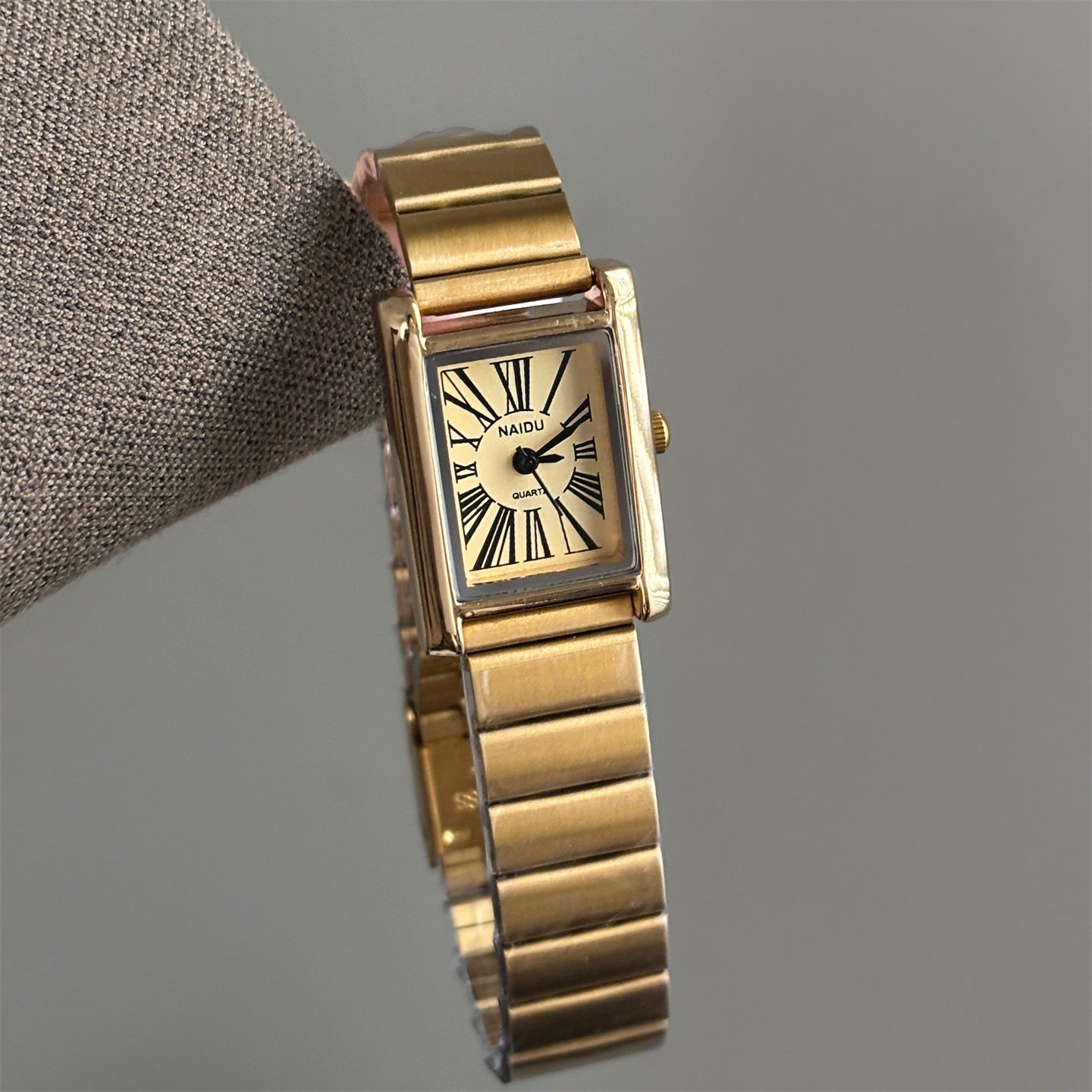 Hot sale simple light luxury exquisite commuter square senior student quartz watch temperament casual versatile second-hand wholesale price