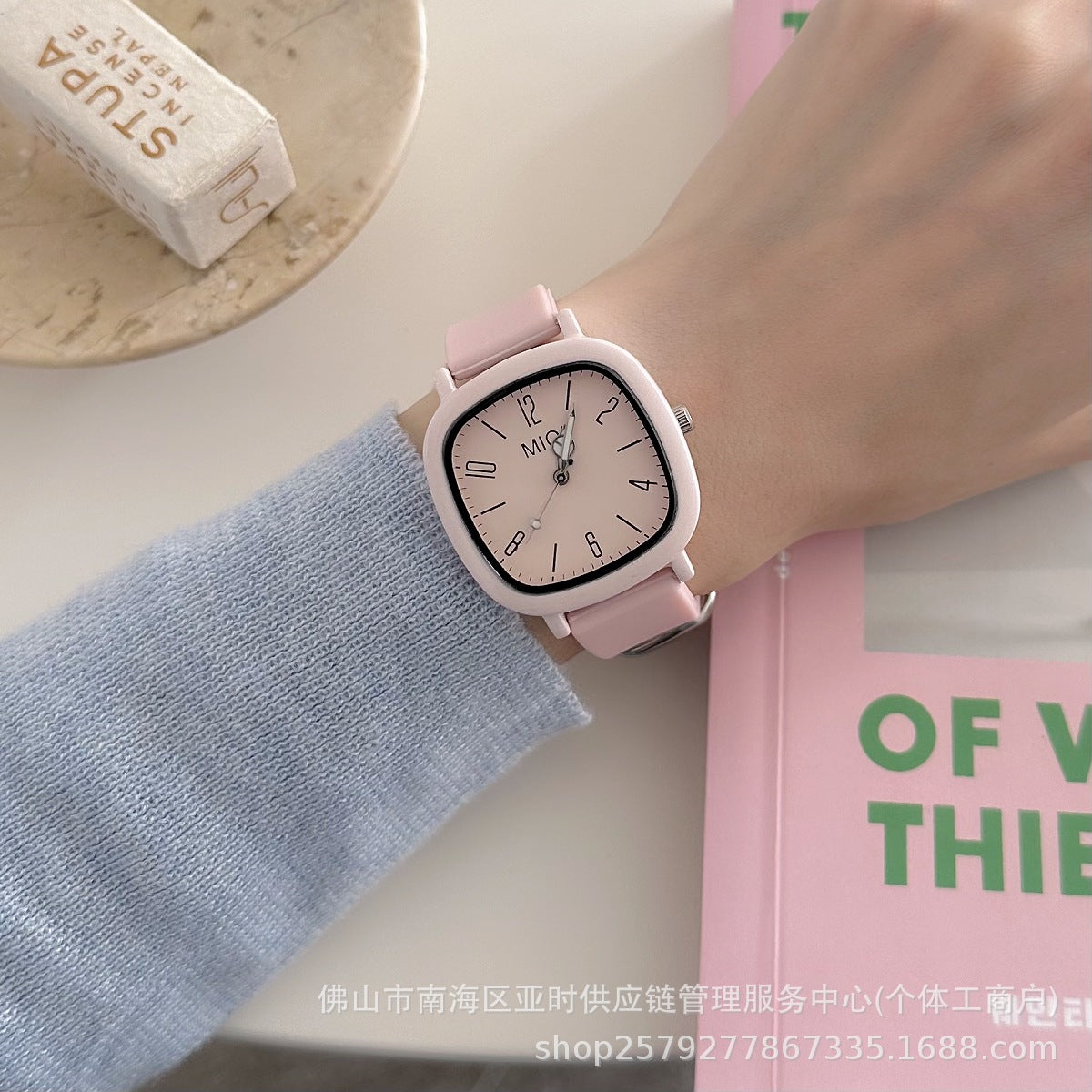 Internet-famous and popular Korean INS watches for men and women, student exams, academy style, high aesthetic and minimalist silicone women's watches available for sale