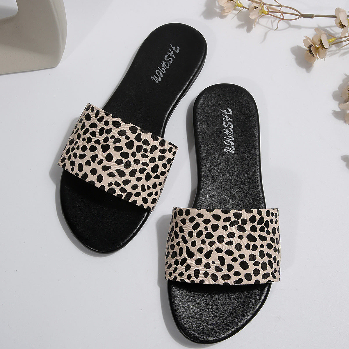 European and American cross-border women's shoes, export animal print decorative fashion slippers, elegant versatile round-toe flat sandals